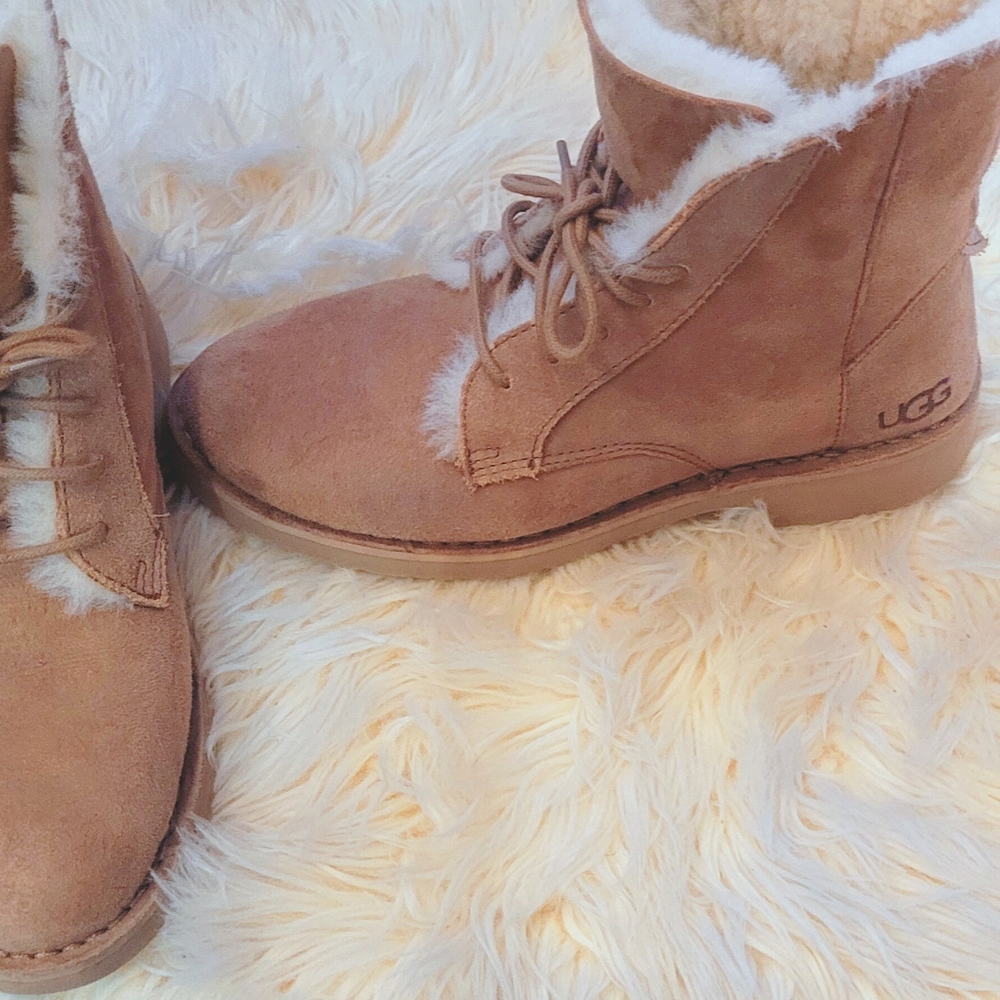 UGG field boots size 7 tan